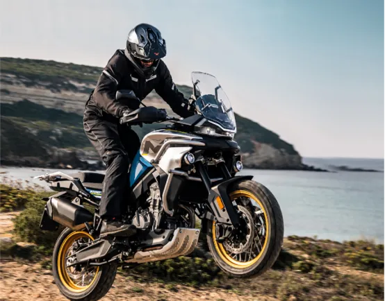 Kje je rezervni rezervoar za gorivo za motorna kolesa?